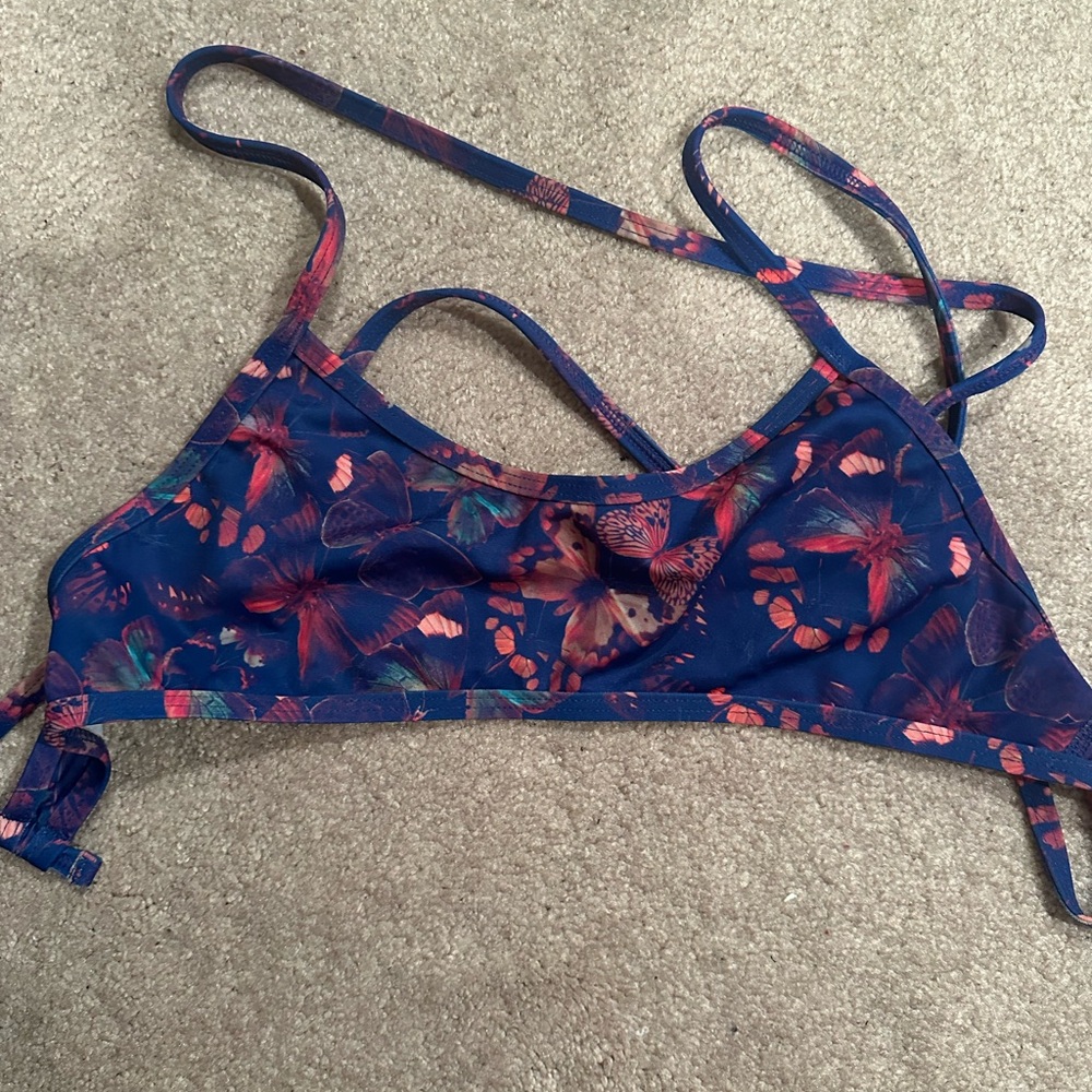 Jolyn size medium